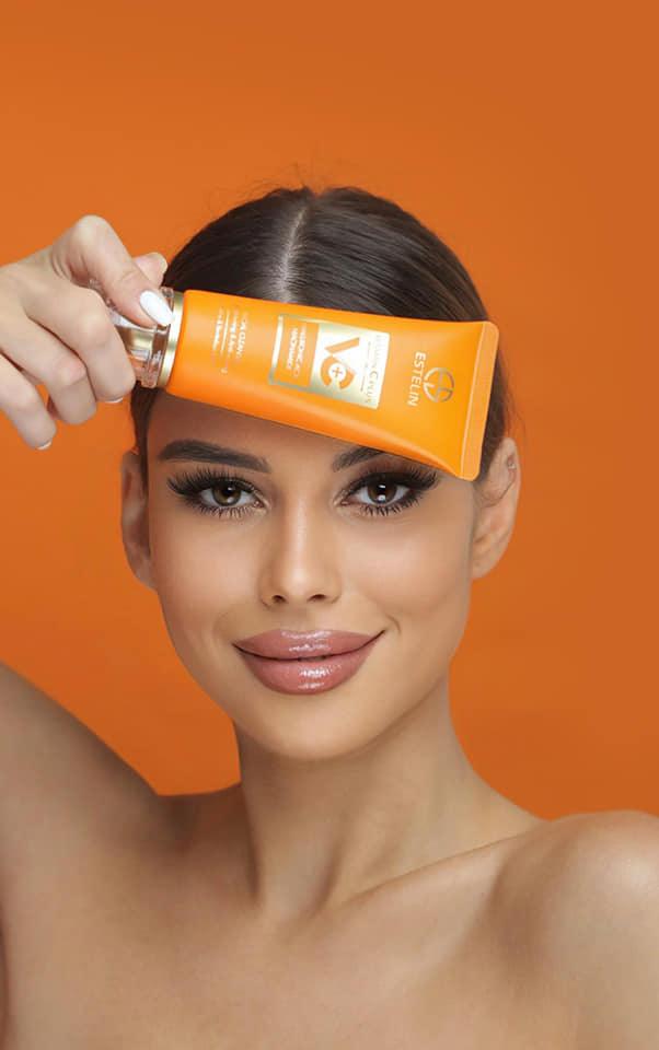Estelin Vitamin C Plus Hyaluronic Acid Niacinamide Facial Cleanser